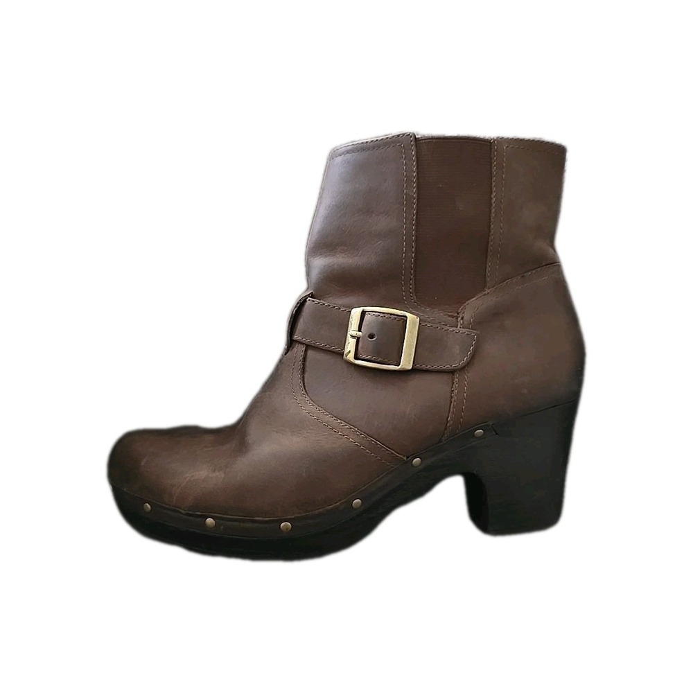 Clarks Women's Gloss Saber Brown Oiled Leather Studded Ankle Boots Size 8